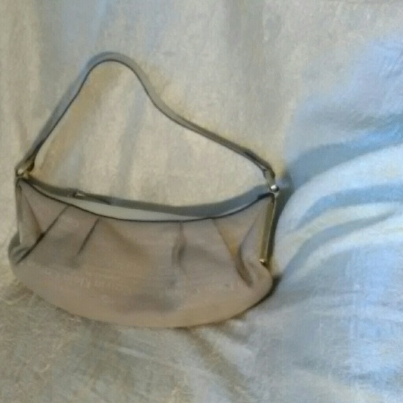 Calvin Klein  signature purse - Picture 1 of 2